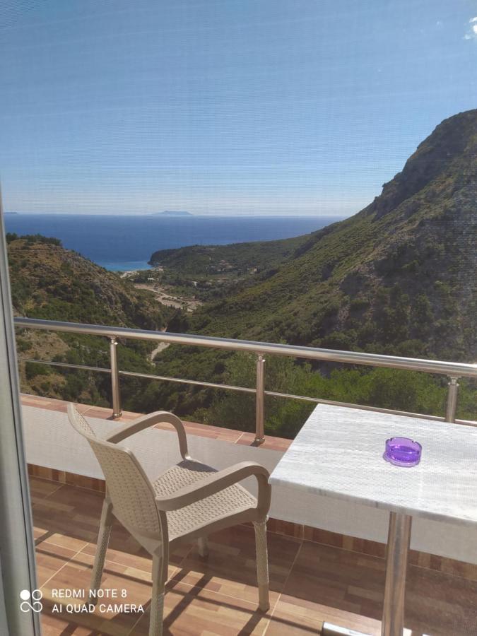 Tolis Rooms Himare Exterior photo